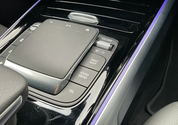 Mercedes-Benz EQB cena 276800 przebieg: 4920, rok produkcji 2023 z Wodzisław Śląski małe 529